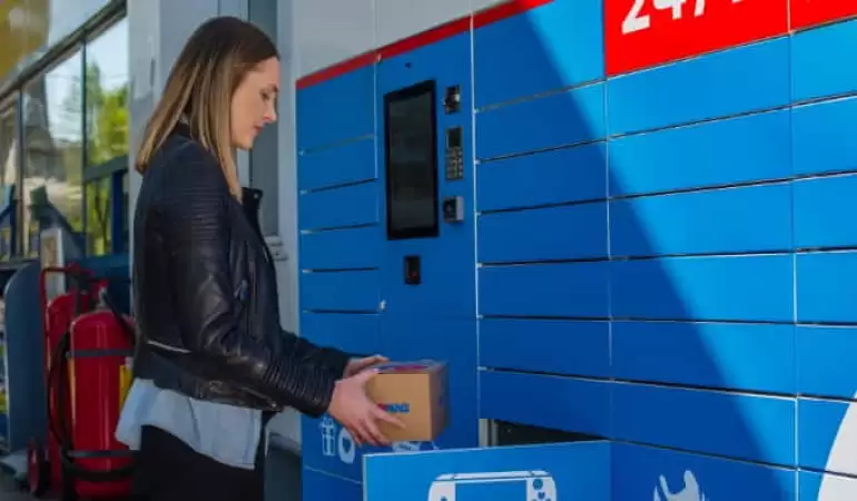 eMAG anunţă schimbări de preţuri pentru clienţii care aleg livrarea la easybox
